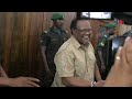 TUNDU LISSU ALIAMSHA MAHAKAMANI MAHAKAMA YAFURIKA AKIWASHA BALAA
