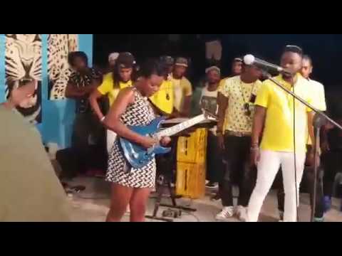 Sarah Solo électrise la Zamba Playa -siège de Wenge Musica Maison Mère