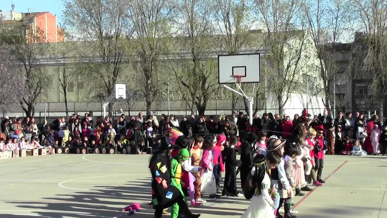 2n  Plou  Carnestoltes 2014  Escola Torre Llauder, Mataró - YouTube