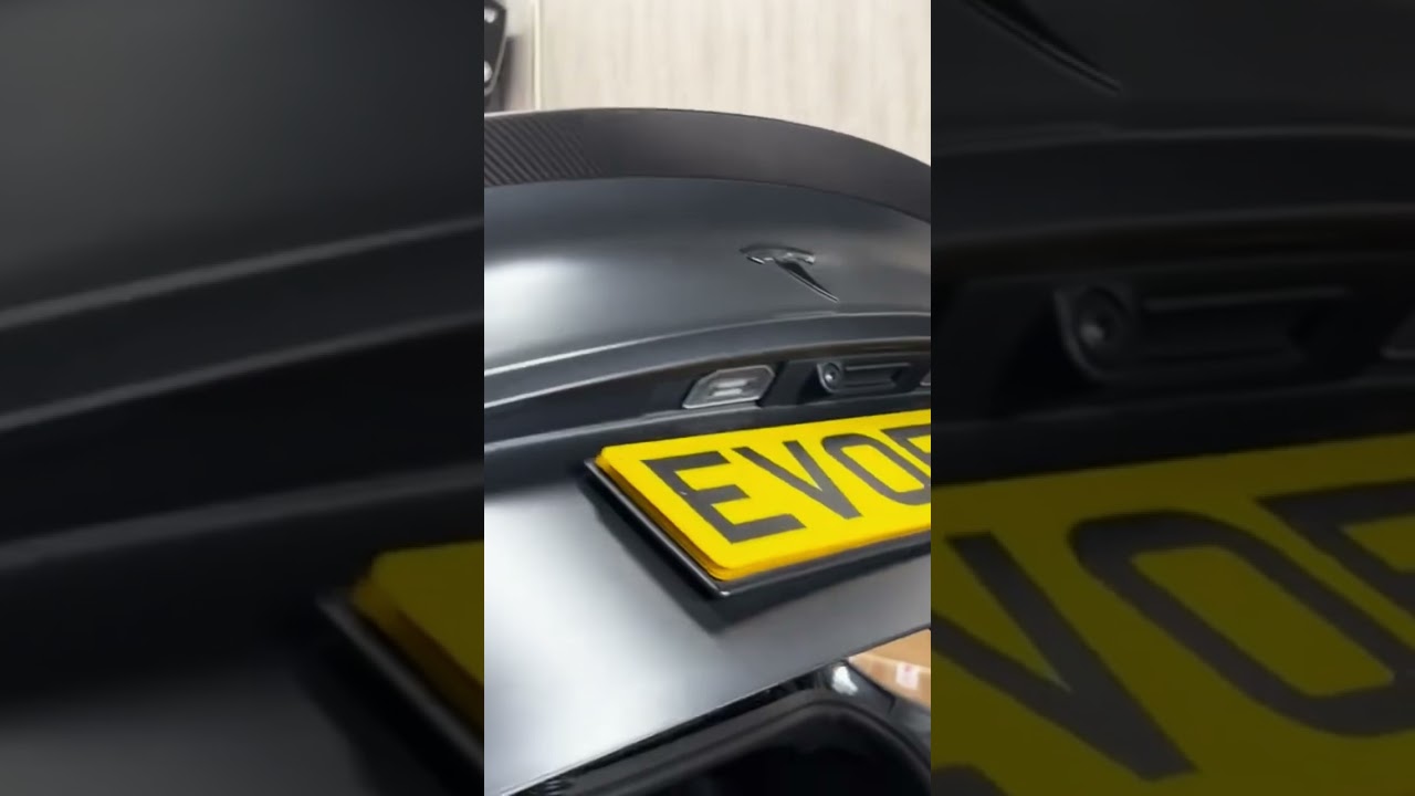 Look how the Model 3 Powered Trunk retrofitted by Tesla works 👀