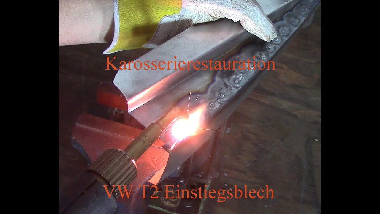 Karosseriearbeiten am Oldtimer / VW T2 Einstiegsblech anfertigen