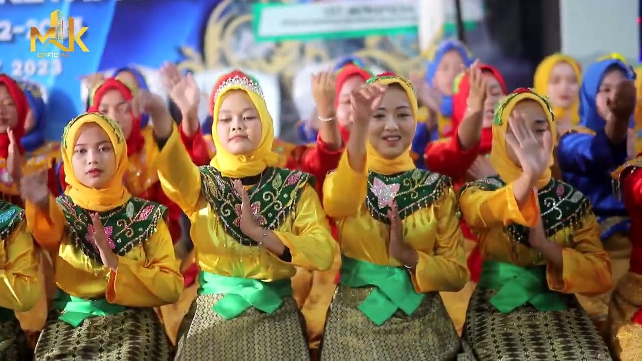 PENTAS SENI SANTRI PUTRI MAMBAUL KHAIRAT KETAPANG TARI RATOH JAROE