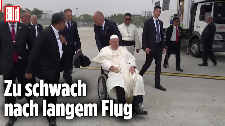 JAKARTA: Papst Franziskus im Rollstuhl empfangen
