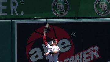 HOU@LAA: Calhoun makes the running catch in right