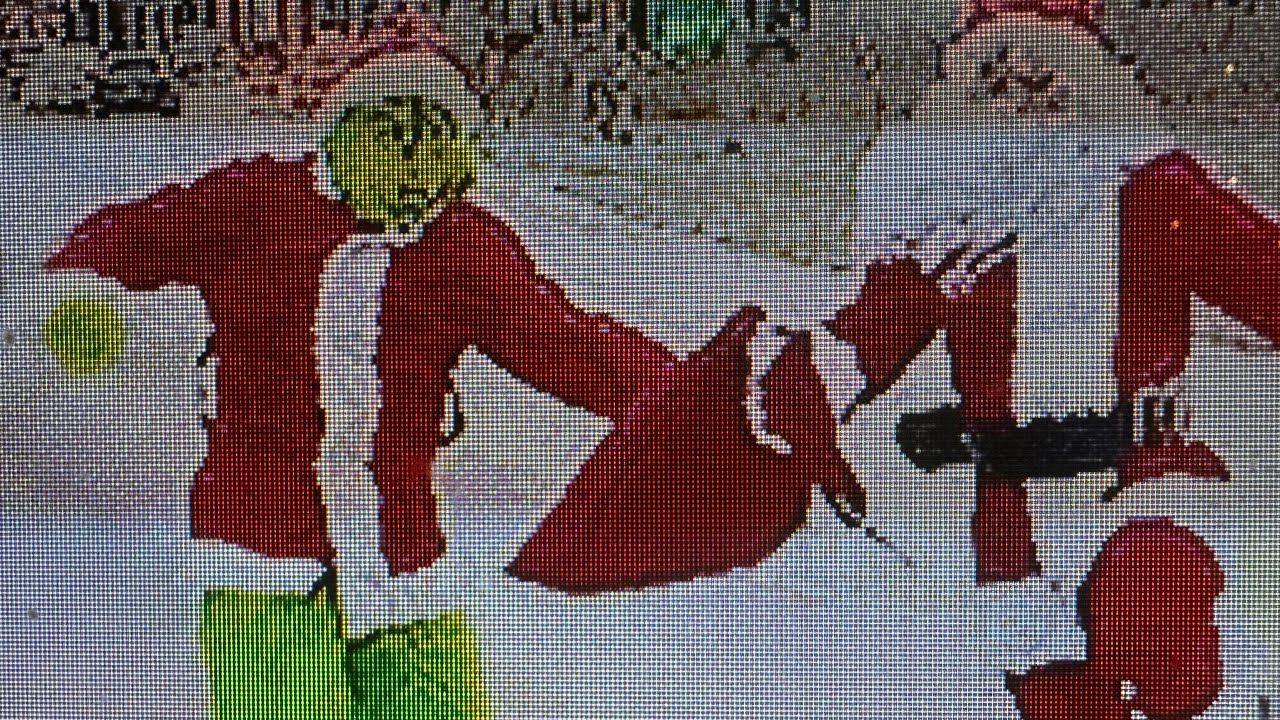 how I made the Grinch vs. Santa part 3 ￼￼￼￼bloopers: 