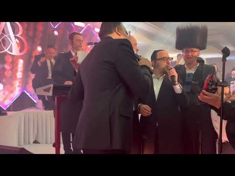 Yakov Shwekey, Lipa Schmeltzer and Yossi Shtendig Production rocking a wedding!