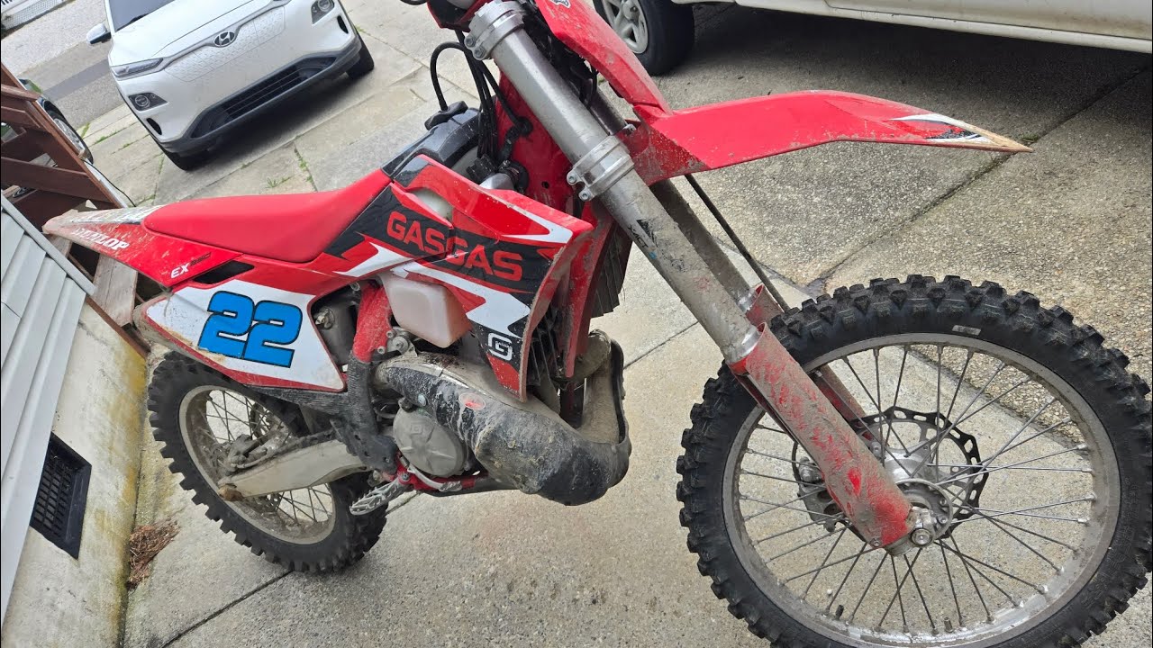 GasGas EX250 ripping a fire-cut🔥