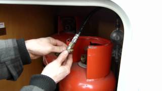 How to change a gas bottle