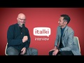 Italki interviewe le polyglotte richard simcott en 5 langues