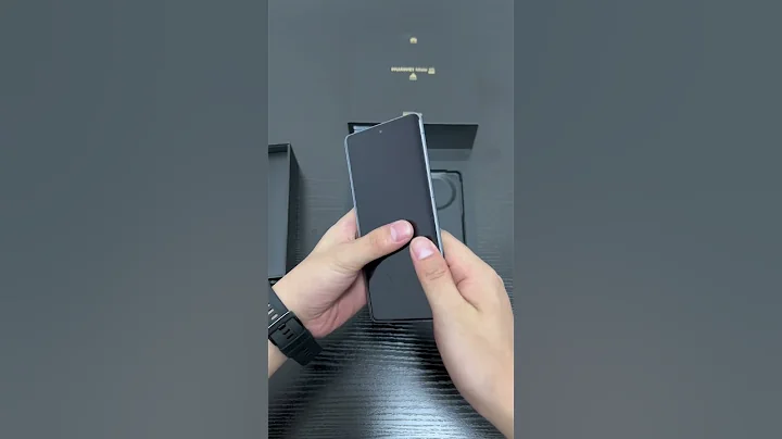 Huawei Mate X5 in Blue Mountains: Unboxing and First Impressions #shorts - 天天要聞