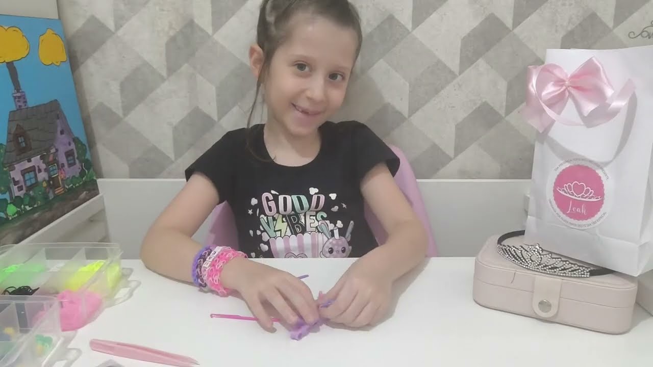 Criando nossa pulseirinha da amizade (loom band)