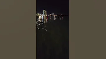 В Нячанге ночью тоже можно купаться