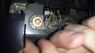 BMW E36 trunk stuck, latch mechanism disconnected