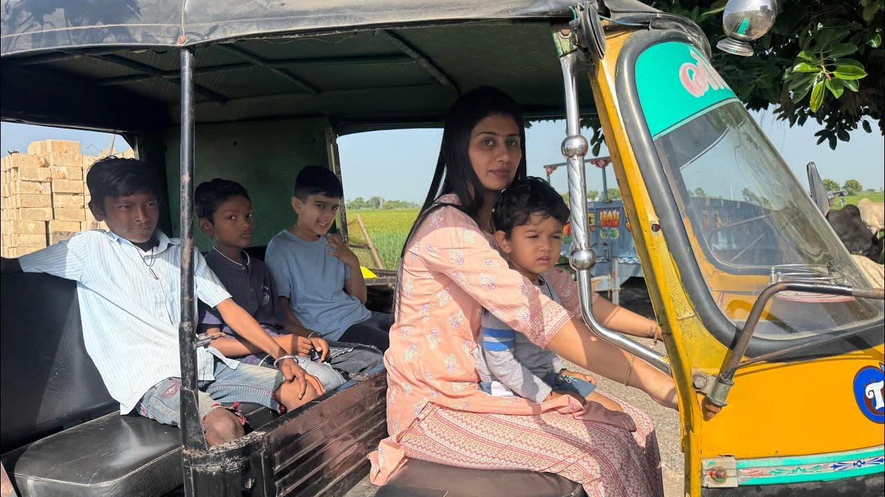 Bharti ke liye new autorickshaw aa gya 