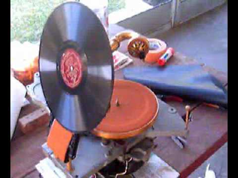 Victrola 10-50 sitting on table & Harry Reser's Sy...