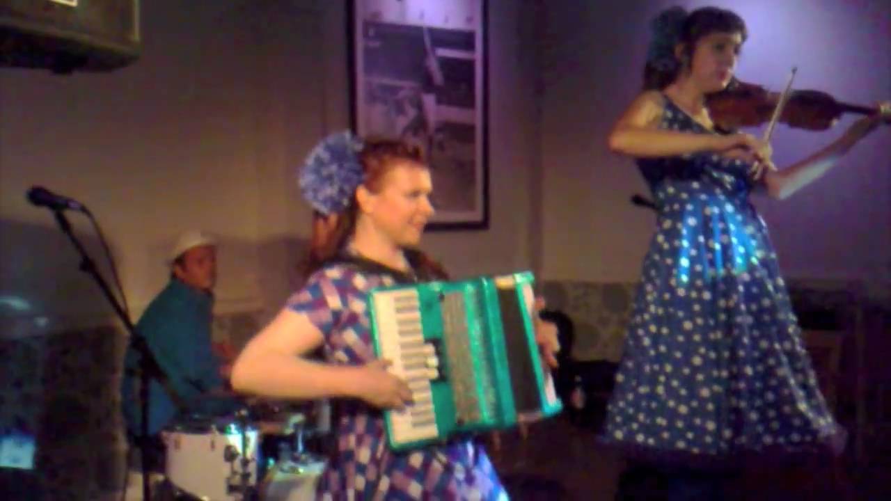 Flageolettes & DJ Loeki in: 'one rainy night in Amsterdam'