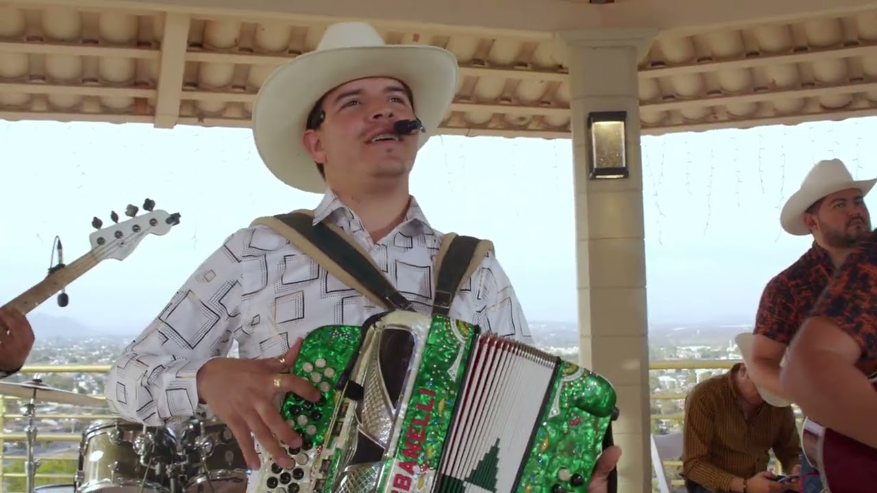 El Piloto y su Estilo Ft Los Hijos de Sinaloa - La Palabra Es De Hombres