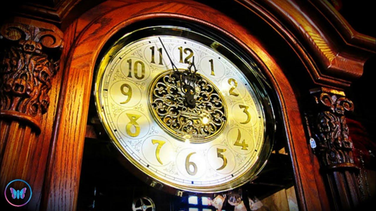 Произведение часы и зеркало. Старинные часы. Антикварные часы. Старинные настенные часы. Большие старинные часы.