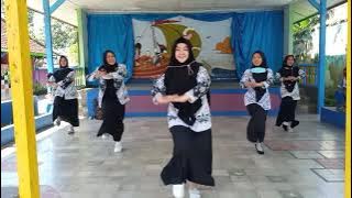 Bis Sekolah // Gerak dan Lagu