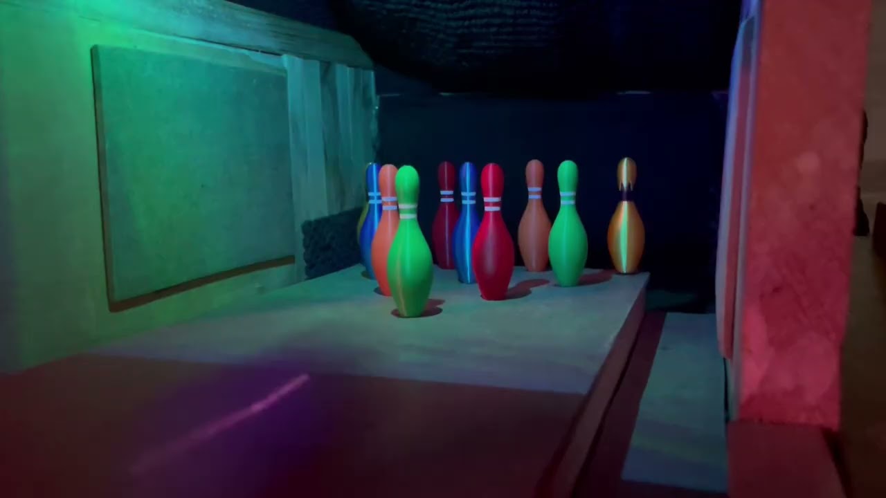 Glow bowling with colour pins! (Full game)