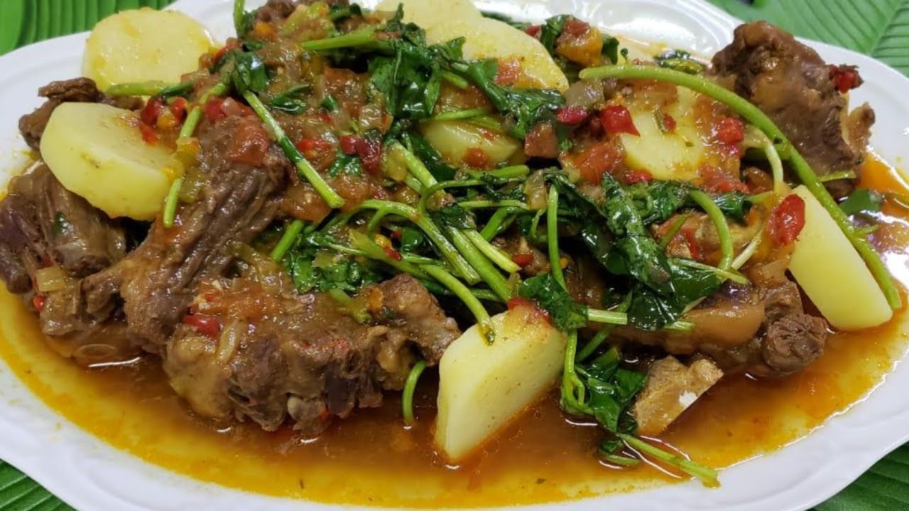 RABADA COM BATATAS E AGRIÃO A CARNE FICA TÃO SUCULENTA E COM MOLHO ESPECIAL QUE VOCÊ VAI GOSTAR RABADA COM BATATAS E AGRIÃO A CARNE FICA TÃO SUCULENTA E COM MOLHO ESPECIAL QUE VOCÊ VAI GOSTAR