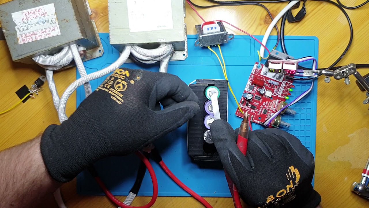 Działająca zgrzewarka do ogniw pakietów na dwóch transformatorach