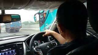 Bus Sahabat Robet Melesat Suooooooooos Di Tol Jakarta Cikampek