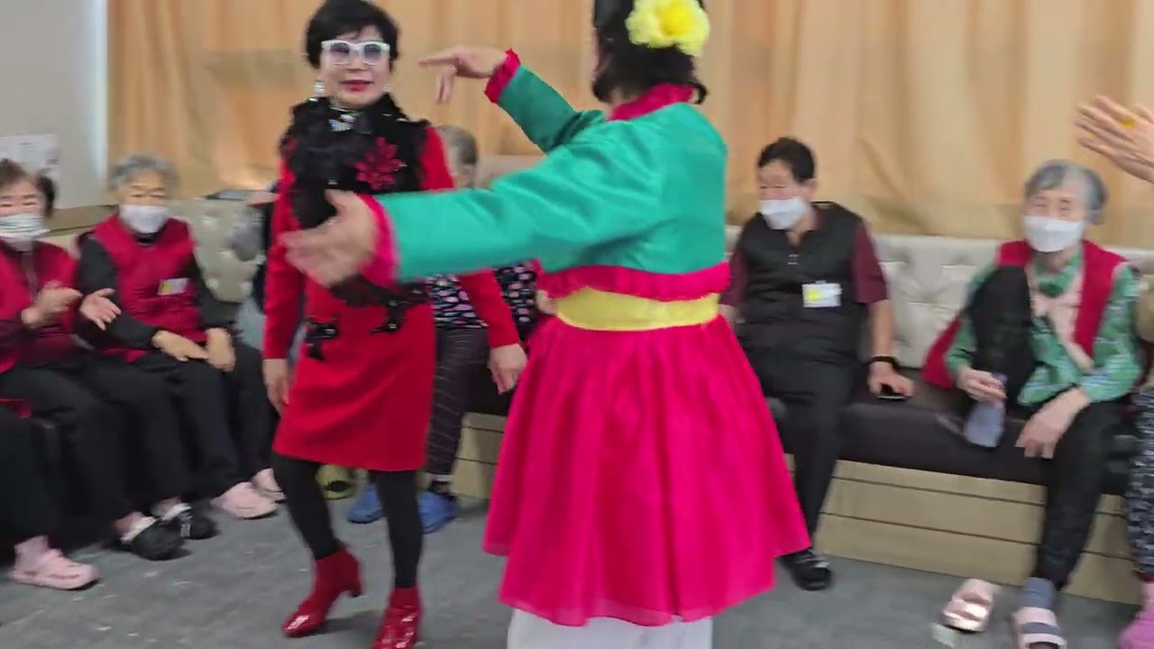 가수정철수(광대)미스미스터(서구더불어주간보호)