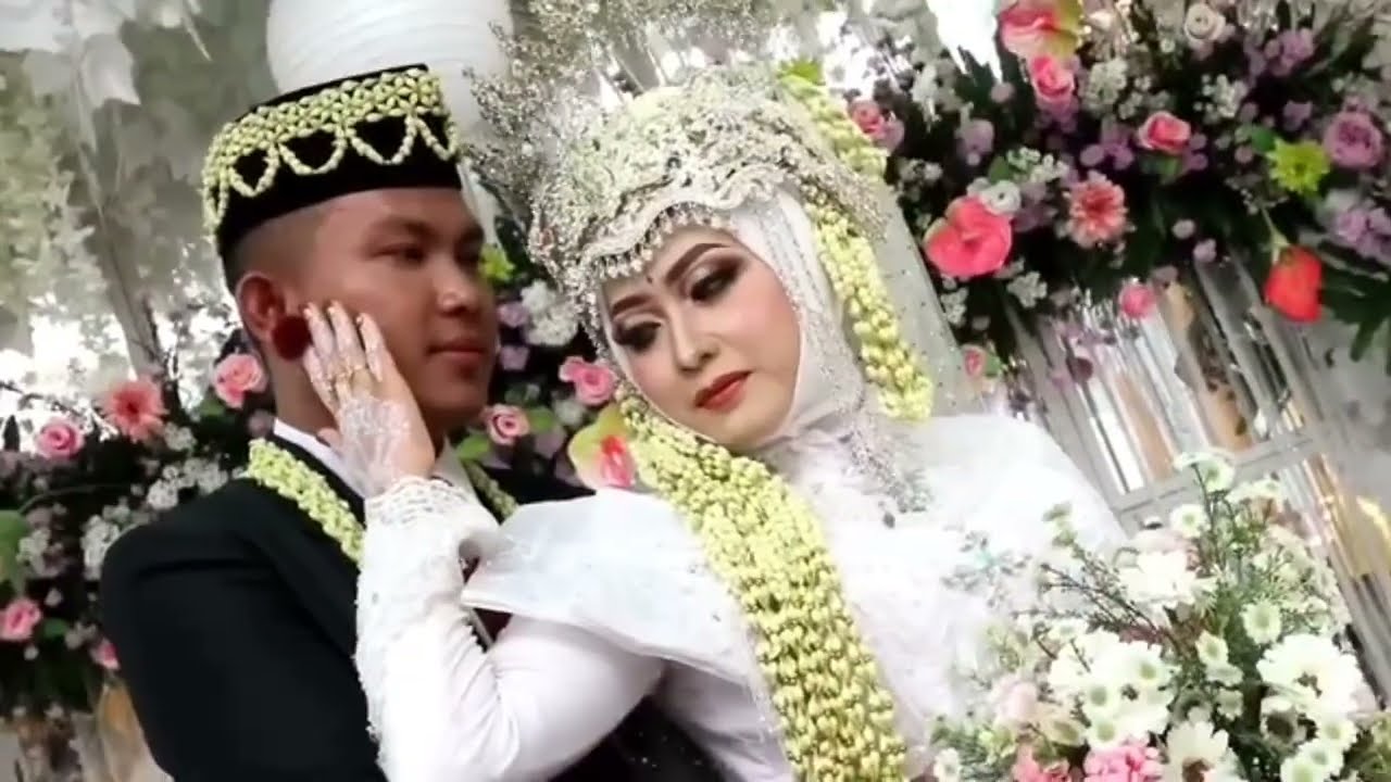 TRADISI LAMARAN MANTEN ADAT MADURA JEMPUT MEMPELAI PRIA RESEPSI PERNIKAHAN SUHAIMI & ZAINATUZZAHROH 