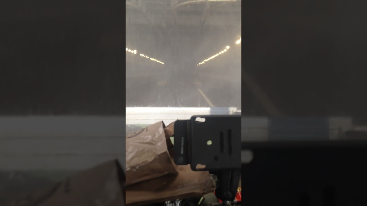 LOADING A US WARSHIP 