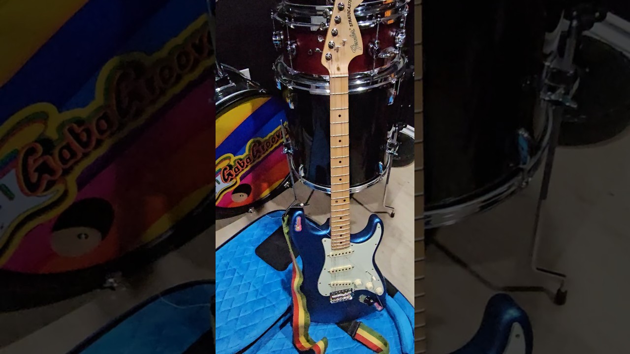 I'VE ONLY BROKEN A STRING ONCE ON THIS GUITAR! 11 GAUGE KINE! ๐ธ