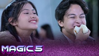 Lagi Asik Nyuapin Pacar, Eh Ada Kiriman Bunga Misterius Untuk Naura? | Magic 5 - Episode 188