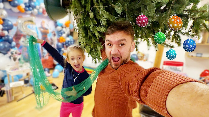 Arianka sama zdobí vánoční stromeček? | Připravujeme dům na Vánoce!