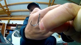 Bass Fishing TIPS and TECHNIQUES - EWG or Round Bend Treble Hooks?