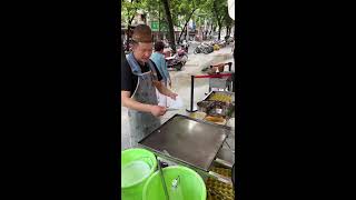 Huge Crowd for Tasty Local Food