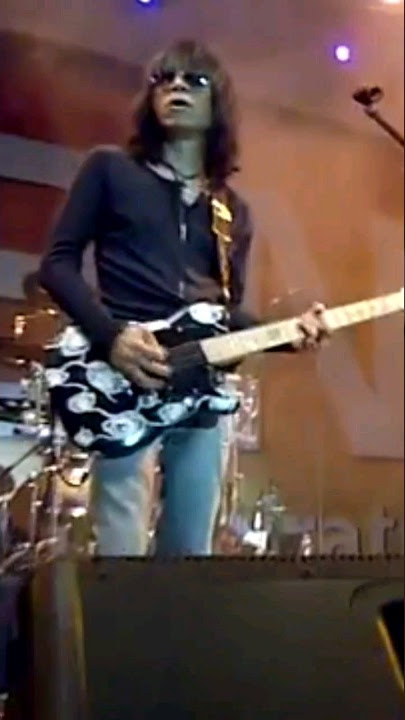 Download lagu Abdee negara dan the Flowers - nggak ada matinya