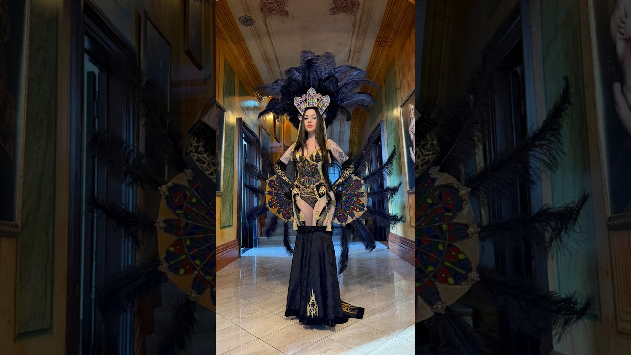 GOTHIC SHOWGIRL?? 😳😳 #costume #costumedesign #cosplay #showgirl #handmade