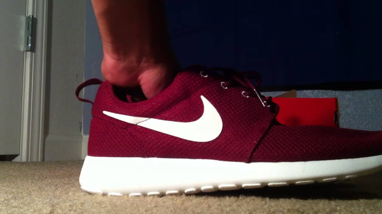 Nike Rosh Run Team Red Review + On Feet Nike Rosh Run Team Red Review + On Feet