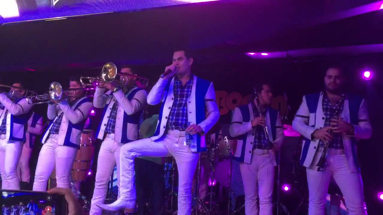 Banda Los Recoditos Mientras Tú Jugabas MIENTRAS TU JUGABAS - banda los recoditos - YouTube