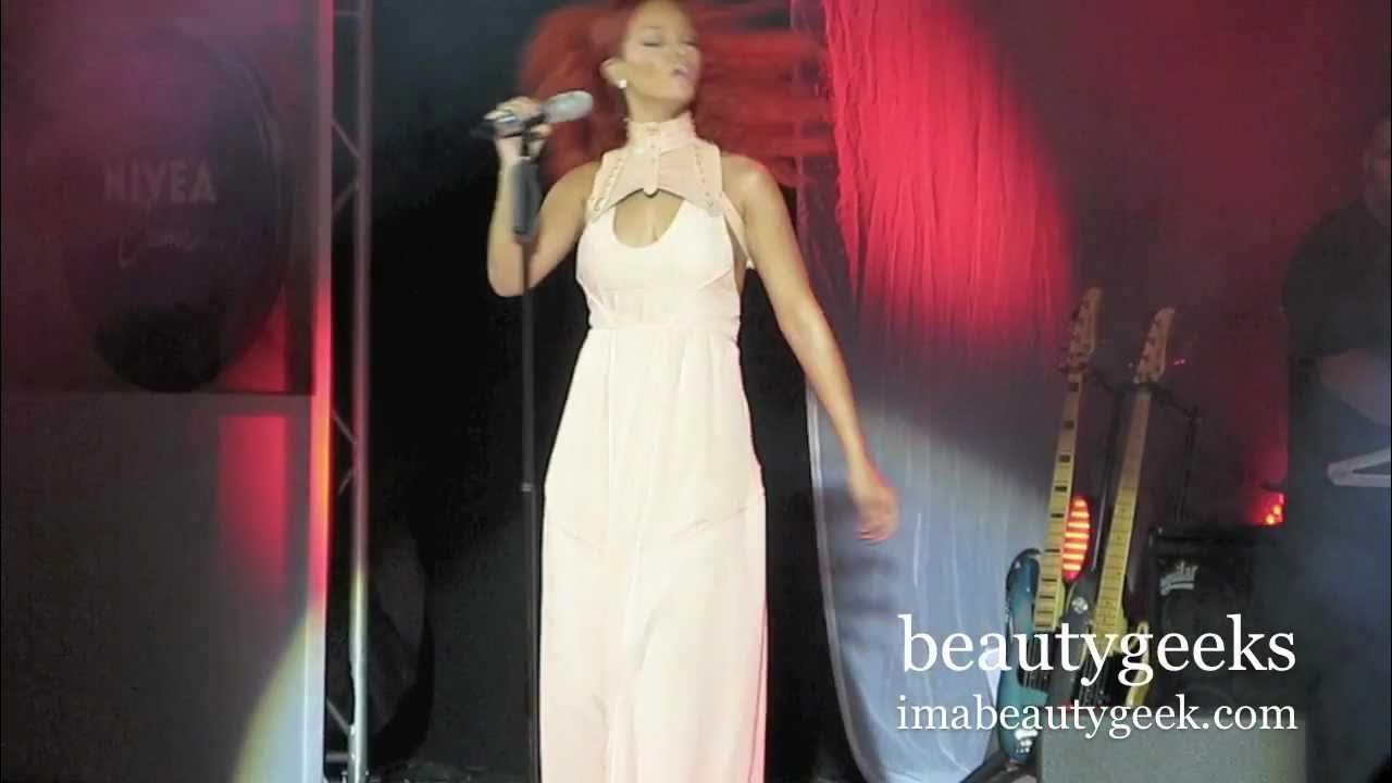 Rihanna: Invite-Only Disturbia live performance @ Nivea's 100th Anniversary Boat Bash Rihanna: Invite-Only Disturbia live performance @ Nivea's 100th Anniversary Boat Bash