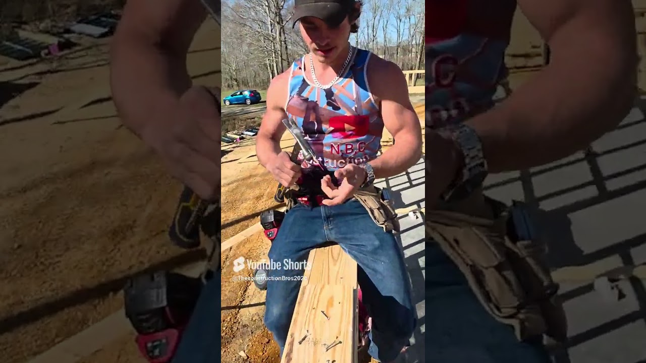 Bro found a new trick about a hammer