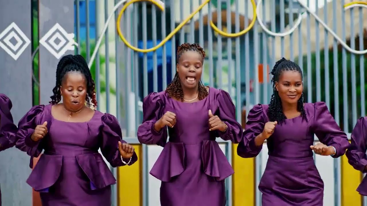 DUNIA INAPENDEZA | Official Video – Spiritual Gospel Choir (SGC)