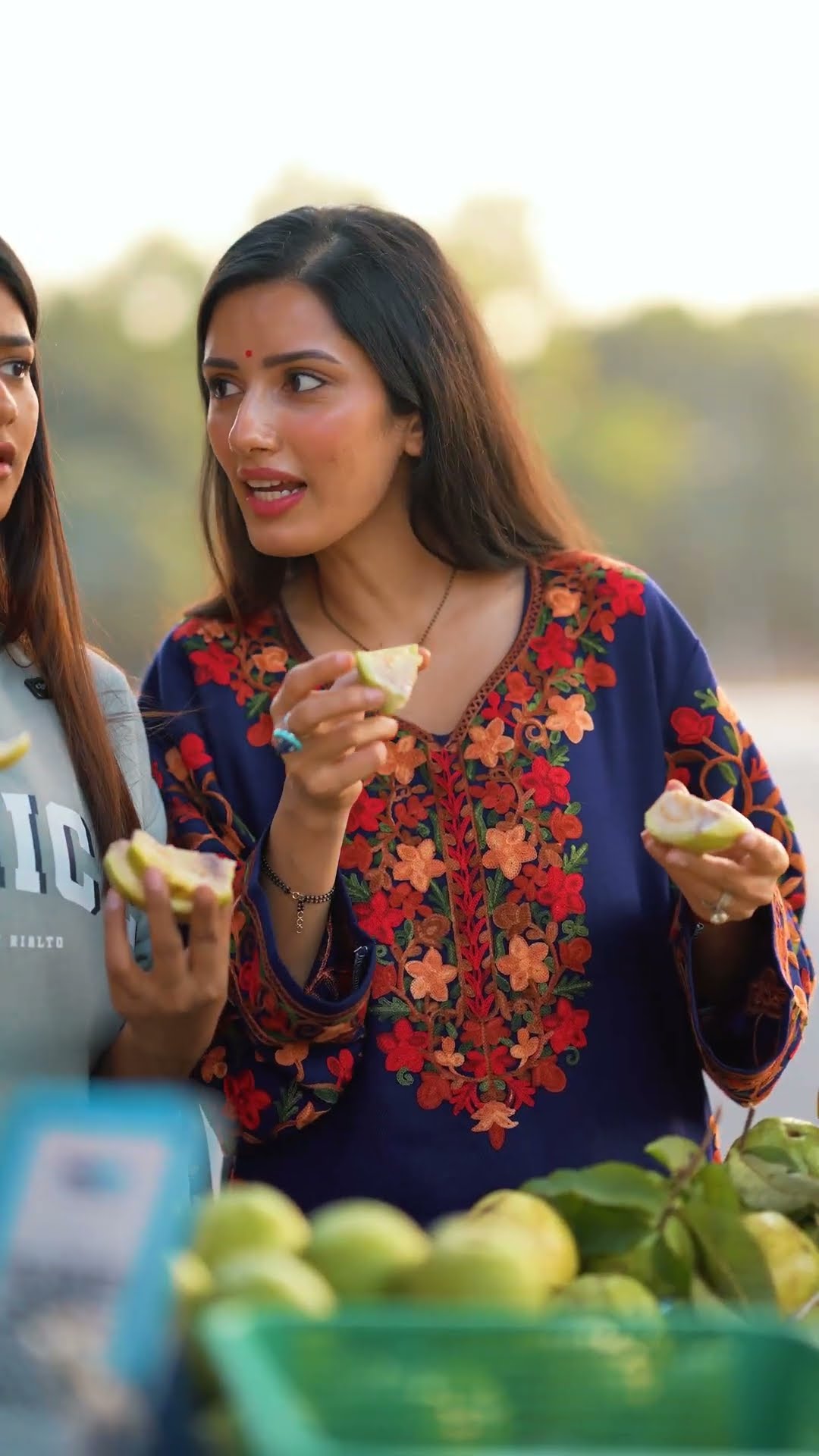 Neetu ko bechane pade Amrud ? #neetubisht #nanadbhabi #trending #funny #comedy