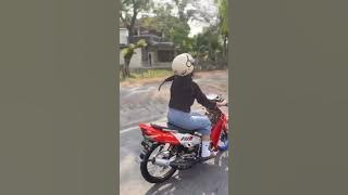 Cewek cantik sekolah naik Fizr #f1zrmania #automobile #masukberanda #beranda #lifeisbutadream #fypシ