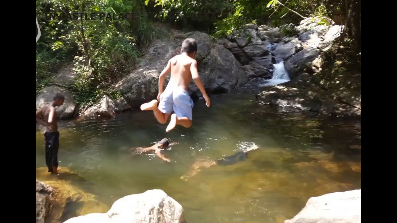 River bathing : Hotel castle palace activities
