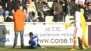 Grosse simulation - Lovren se prend l'arbitre de touche- Ajaccio - Lyon 3 - 1 - Ligue 1