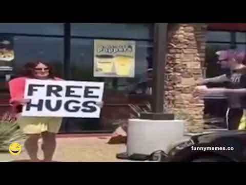 Woman's free Hugs - Prank 😂