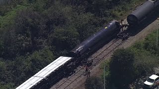 🚨BREAKING: Train carrying thousands of gallons of propane tank derails Manatee County | Florida