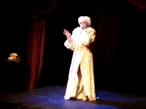 CONCHA del RIO en ANFITRIu00d3N CABARET