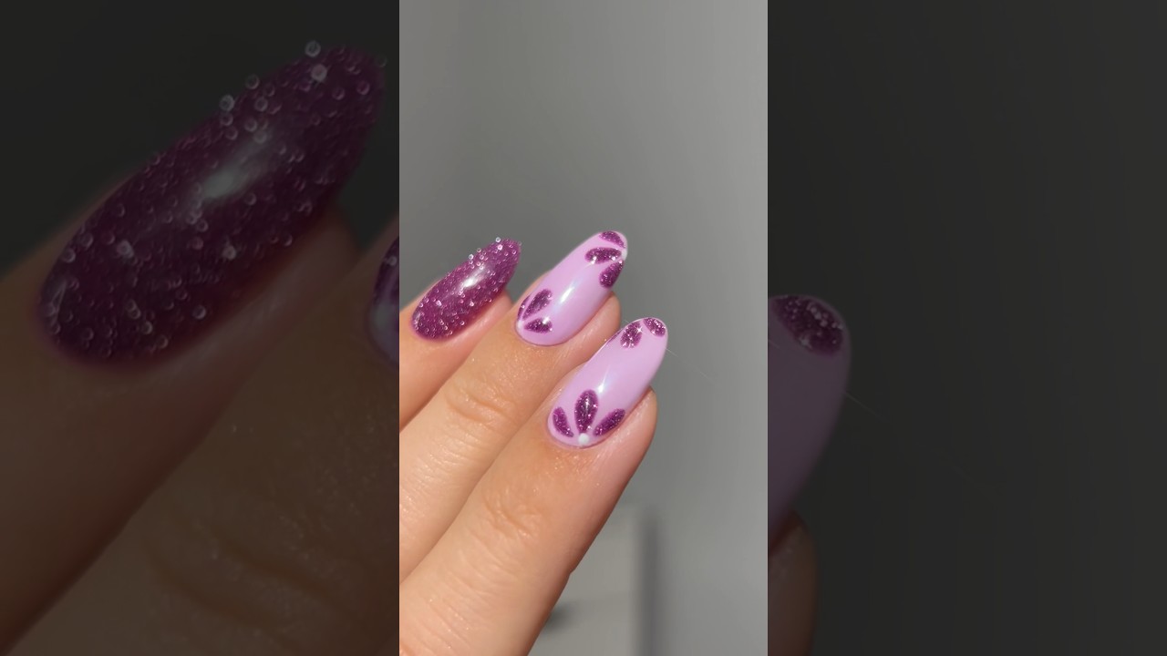 Lilac glaze & reflective glitter flowers 💜✨🪻 using 